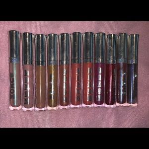 Buxom Full On Lip Plumping Gloss.